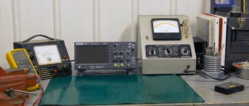 Bench with test equipment
